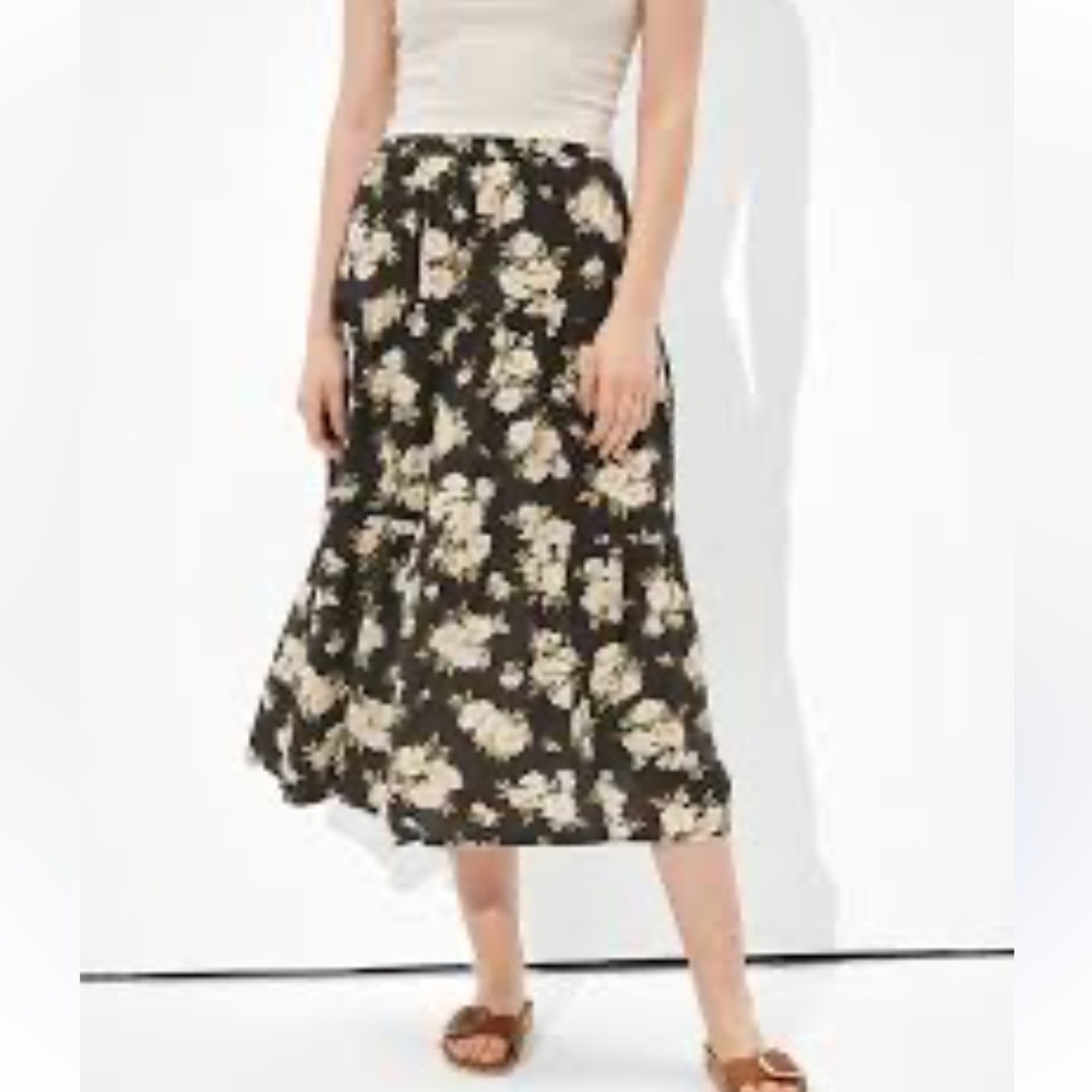 American Eagle Outfitters Tiered Maxi Skirt